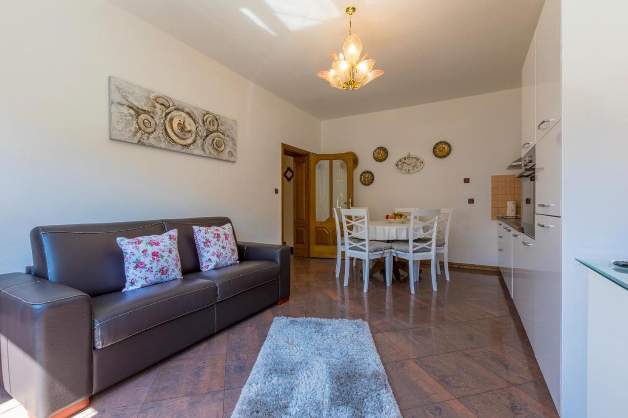 Villa M Crikvenica Exteriör bild